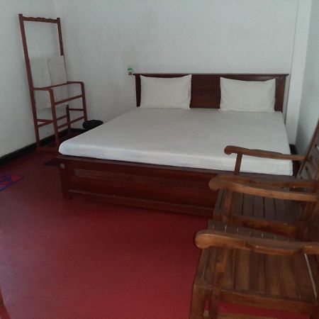 Hotel Yelona Kegalle Buitenkant foto