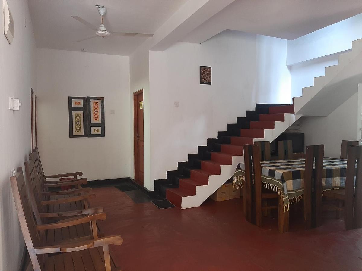 Hotel Yelona Kegalle Buitenkant foto