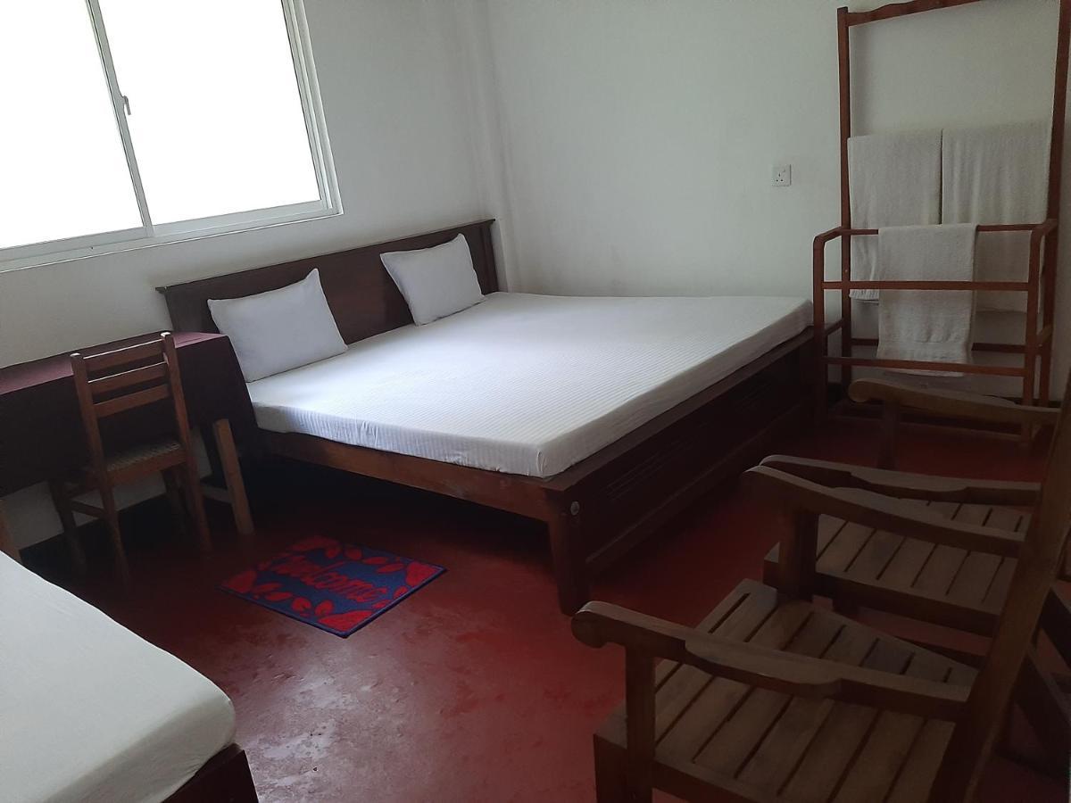 Hotel Yelona Kegalle Buitenkant foto